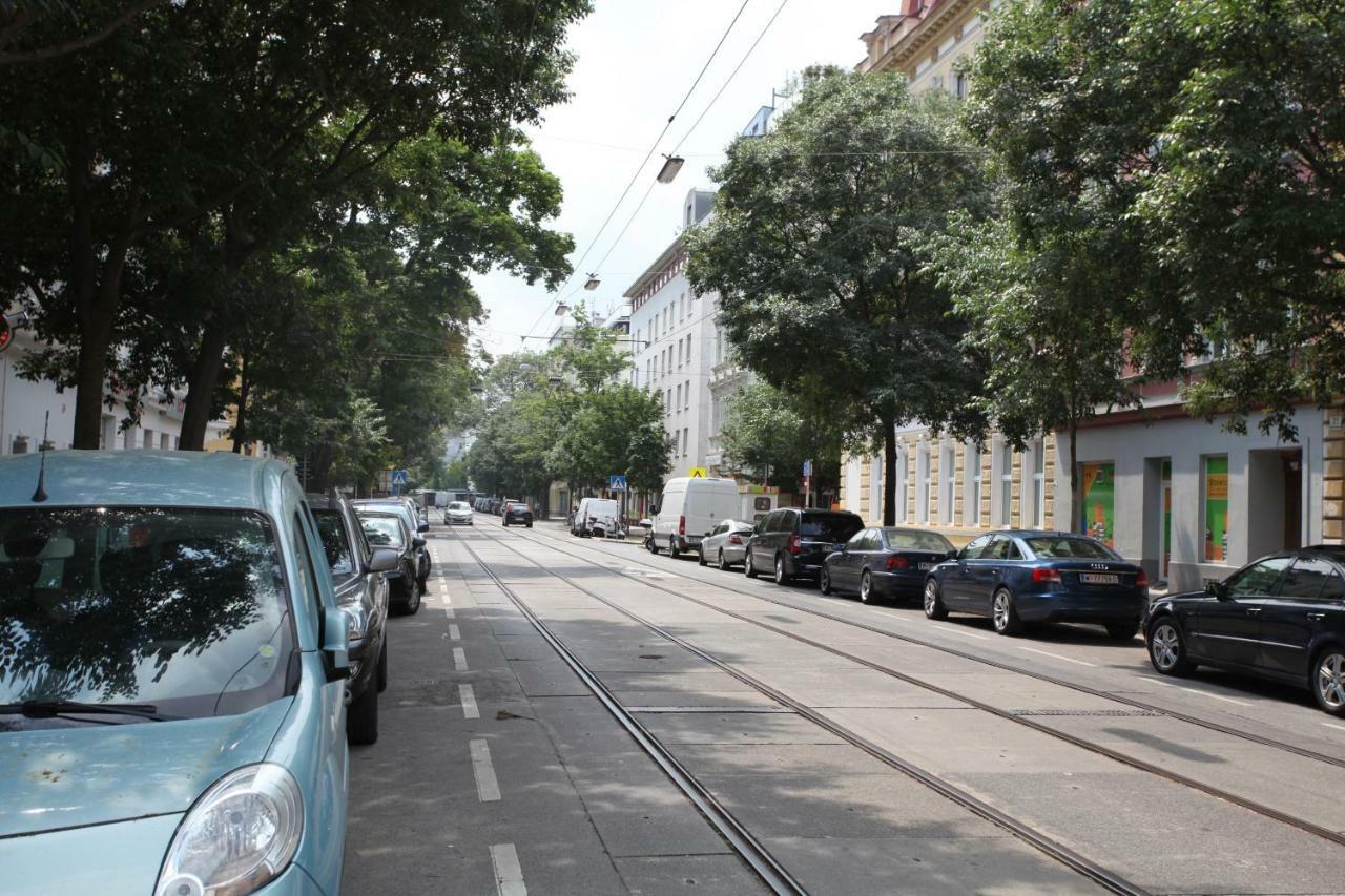 Casa Nostra - Ruhige Stadtwohnung Mit Balkon เวียนนา ภายนอก รูปภาพ